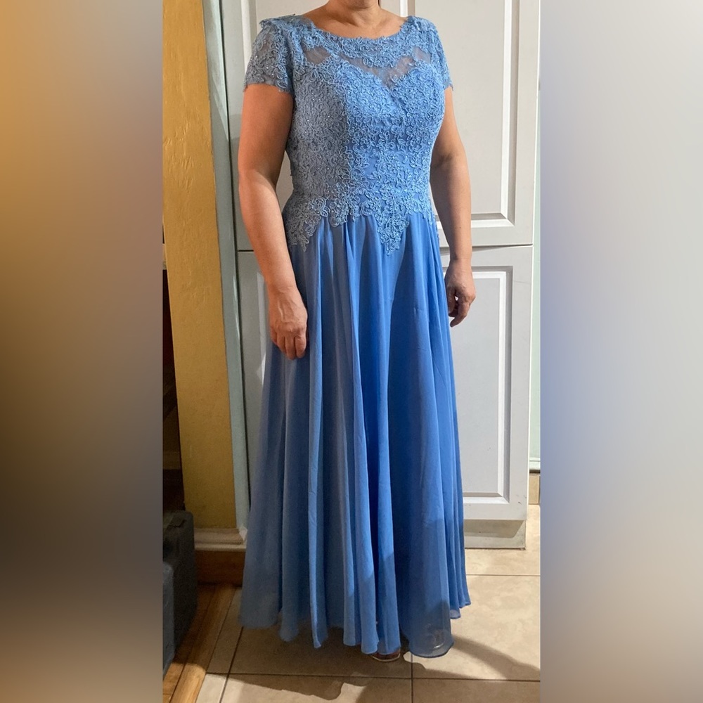 Formal dress. New!!